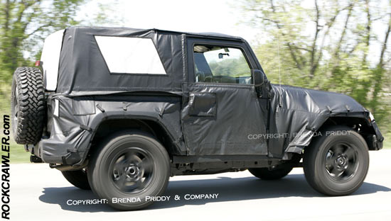 20007 Jeep TK Wrangler Spy Shots