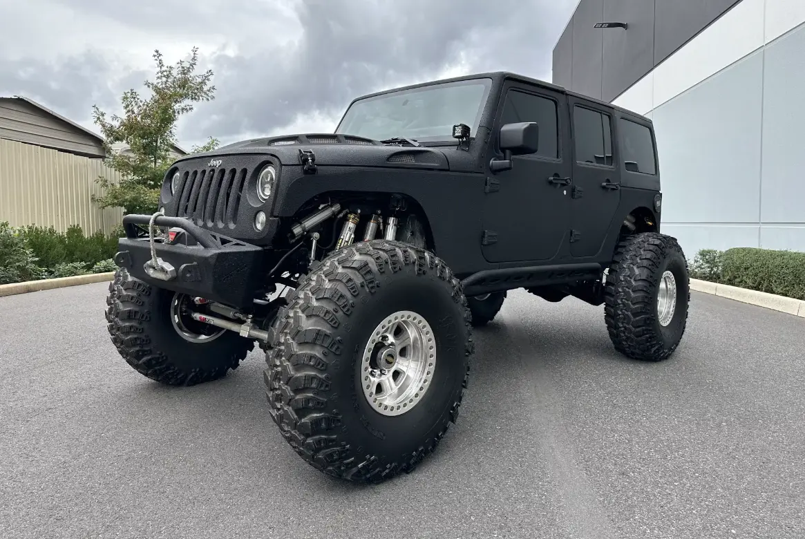 2023-11-11 21_20_49-2015 Jeep Wrangler Unlimited Rubicon at Las Vegas 2023 as S220 - Mecum Au...webp