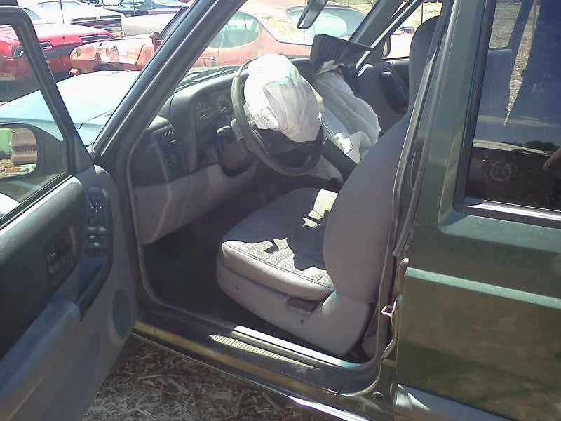 Jeep2-DriversAirbag.webp